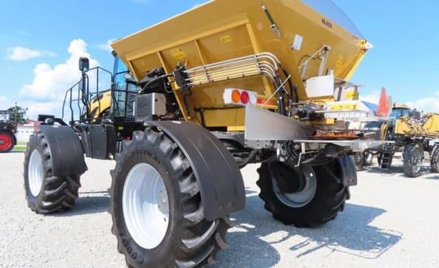 Image of RoGator RG1100C equipment image 2