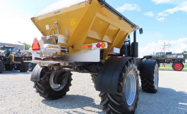 Image of RoGator RG1100C equipment image 4