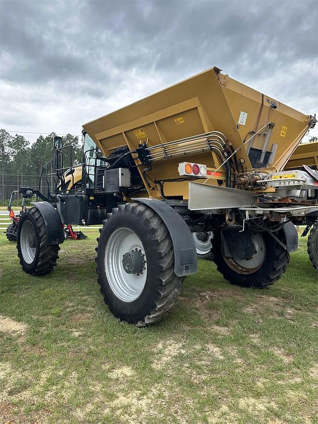 Image of RoGator RG1100C equipment image 3