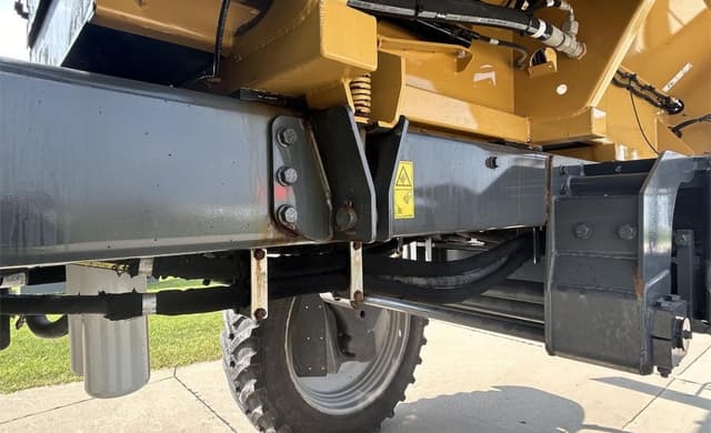 Image of RoGator RG1100C equipment image 2