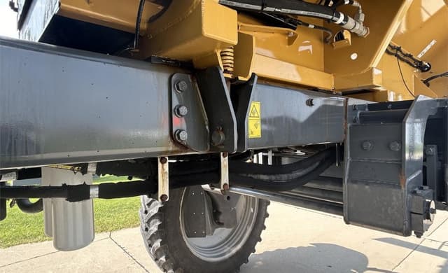 Image of RoGator RG1100C equipment image 2