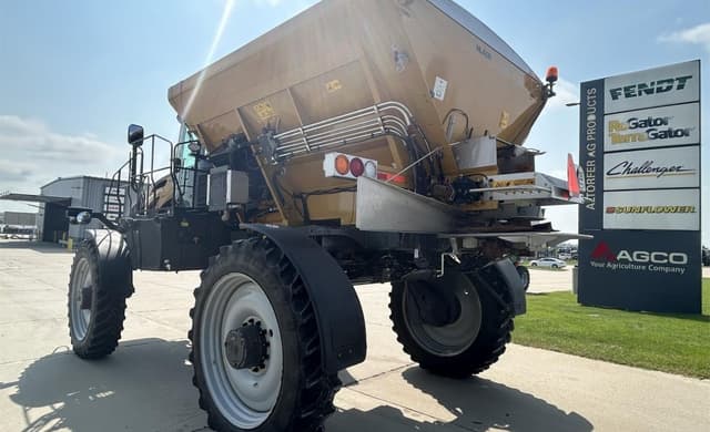 Image of RoGator RG1100C equipment image 3