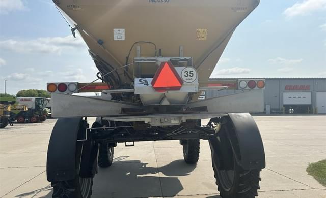 Image of RoGator RG1100C equipment image 4