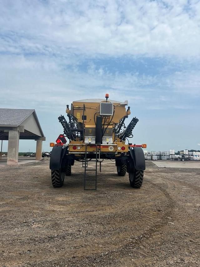 Image of RoGator RG1300C equipment image 4