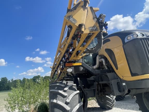 Image of RoGator RG1300C equipment image 2