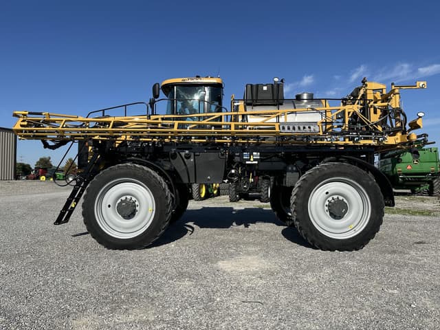 Image of RoGator RG1300C equipment image 2