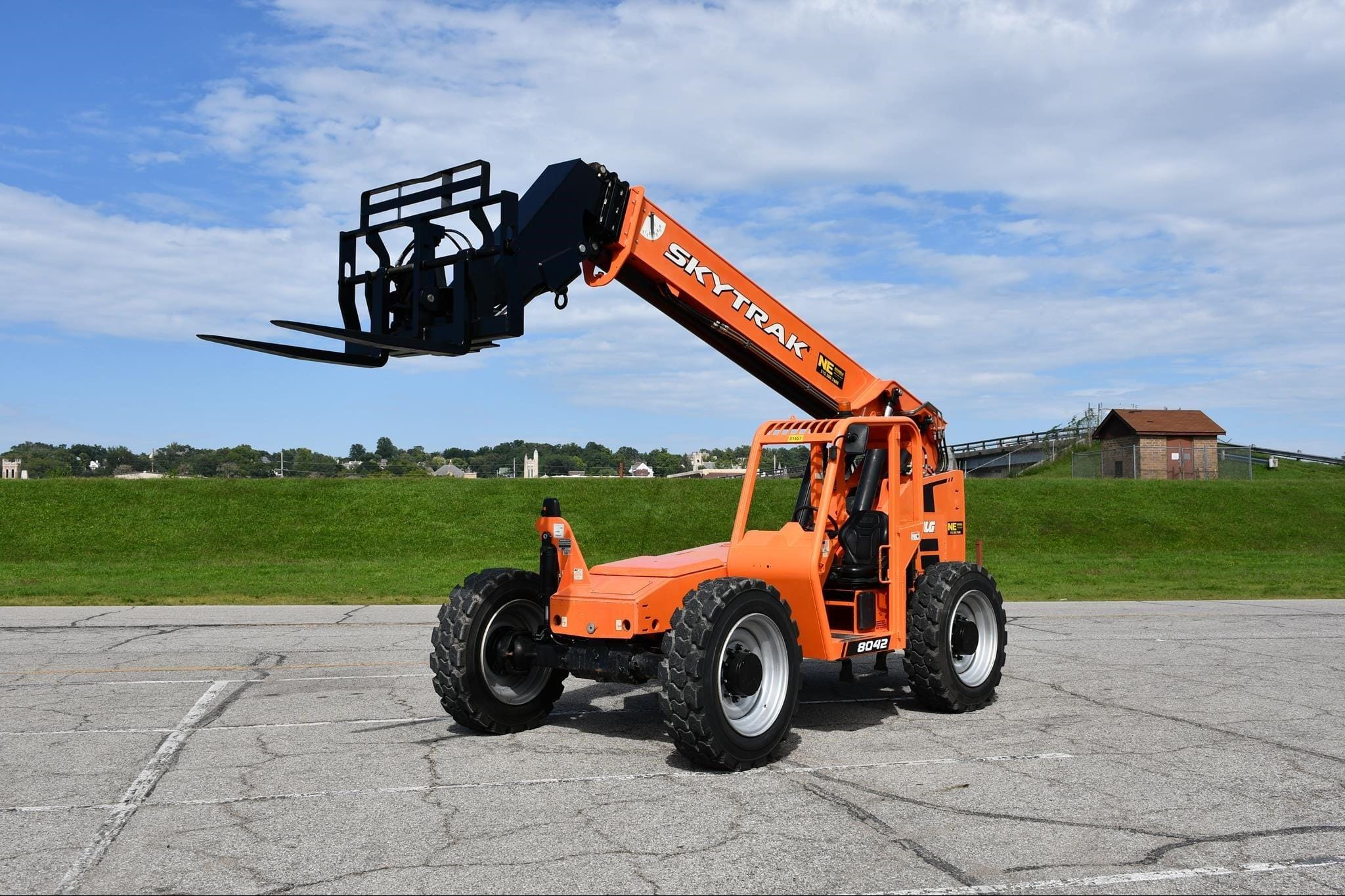 2021 Skytrak 8042 Equipment Image0