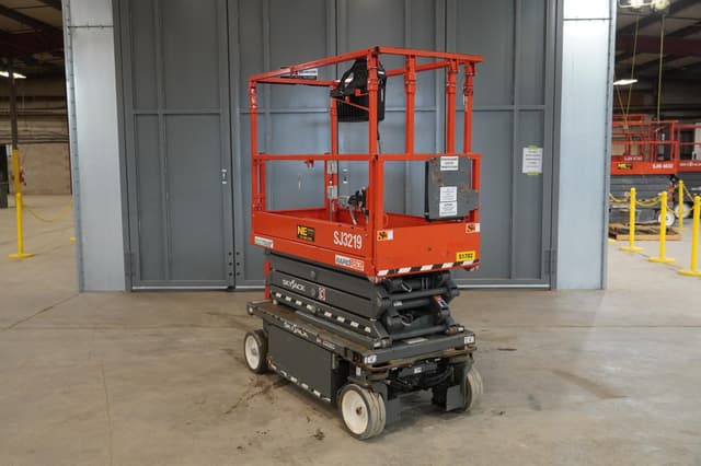 Image of Sky Jack SJ3219 equipment image 3