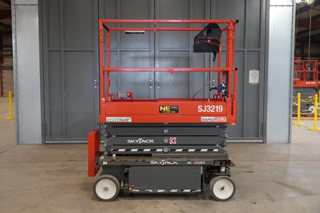 Image of Sky Jack SJ3219 equipment image 4