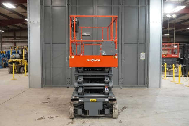 Image of Sky Jack SJ4740 equipment image 3