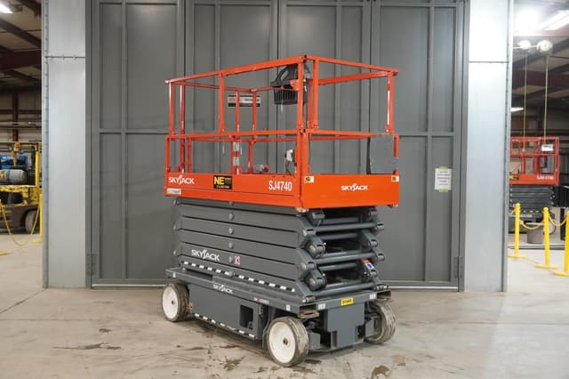 Image of Sky Jack SJ4740 equipment image 4