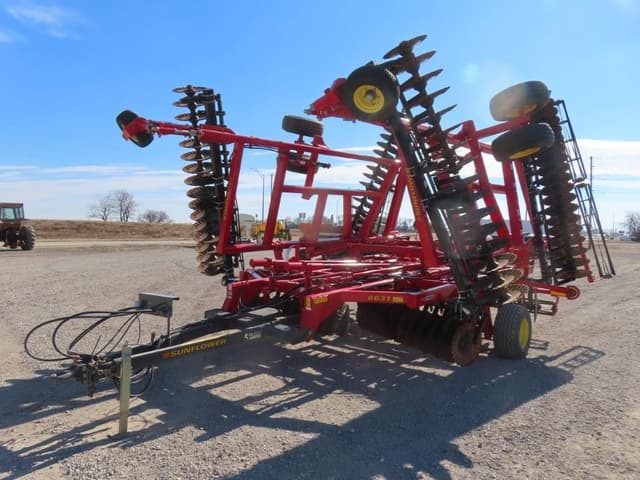 Image of Sunflower 6631 equipment image 1