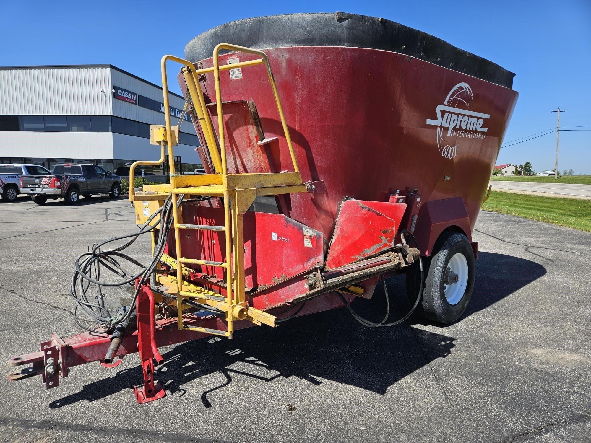 2021 Supreme 600T Equipment Image0