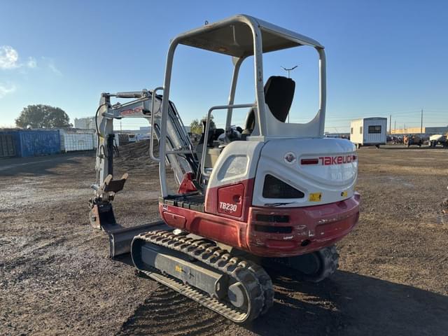 Image of Takeuchi TB230 equipment image 3