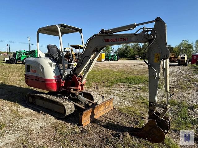 Image of Takeuchi TB230 equipment image 2