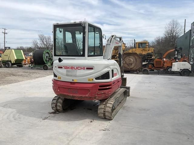 Image of Takeuchi TB240 equipment image 3