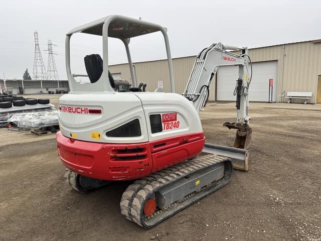 Image of Takeuchi TB240 equipment image 2