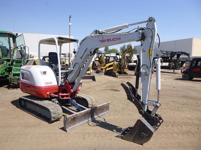 Image of Takeuchi TB240 equipment image 1