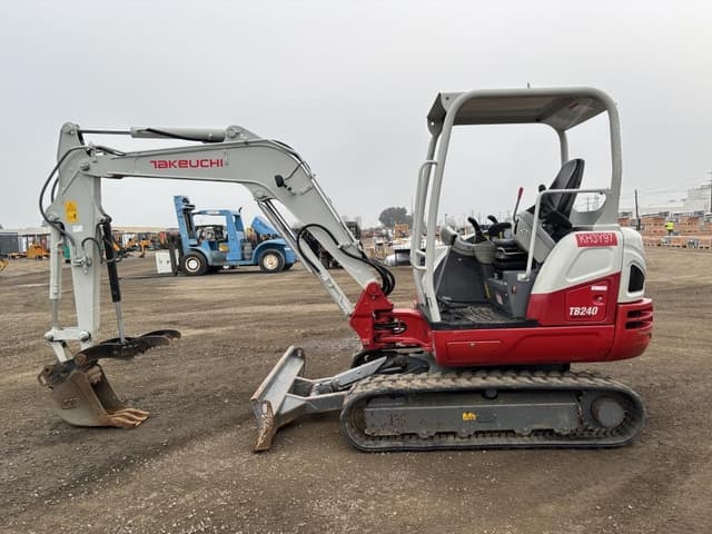 Image of Takeuchi TB240 equipment image 4
