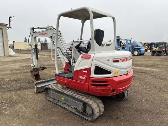Image of Takeuchi TB240 equipment image 3