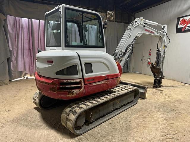 Image of Takeuchi TB250-2 equipment image 4