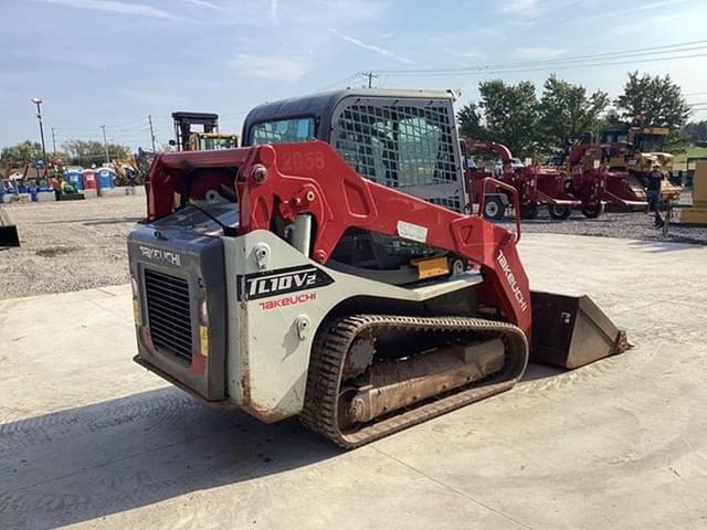 Image of Takeuchi TL10V2 equipment image 3