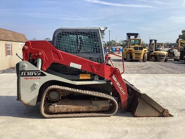 Image of Takeuchi TL10V2 equipment image 4