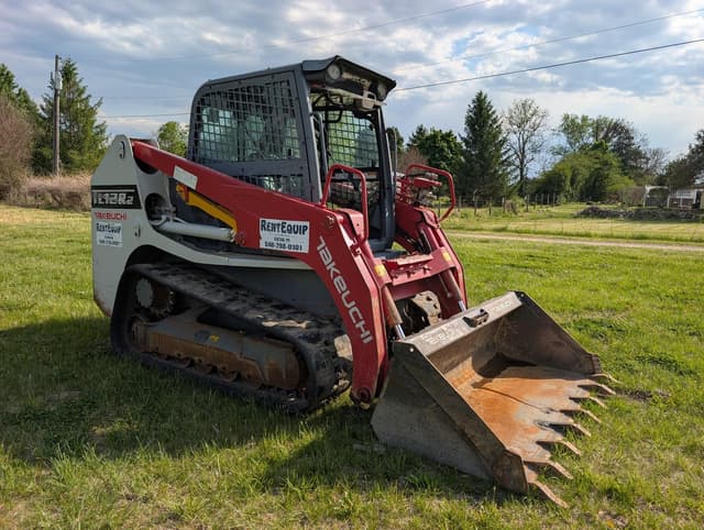 Image of Takeuchi TL12R2 equipment image 2