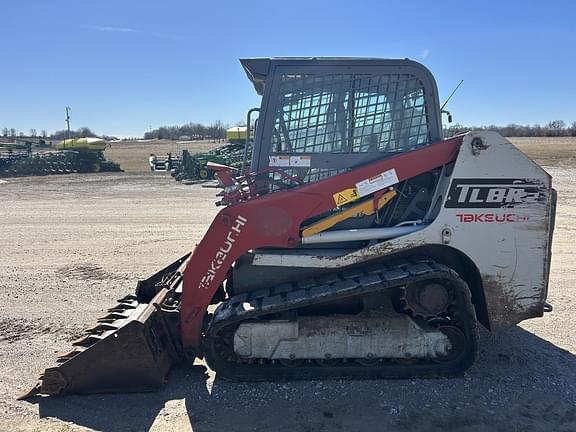 Image of Takeuchi TL8R2 equipment image 4