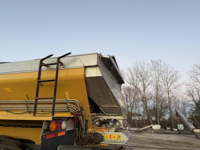 Image of Terra-Gator TG8400C equipment image 4