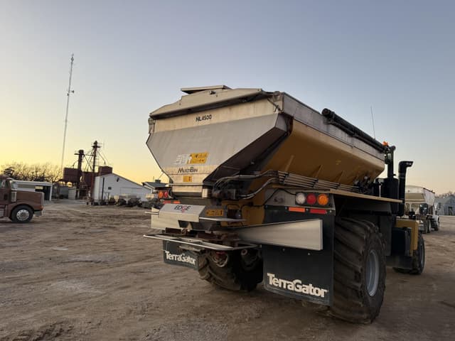 Image of Terra-Gator TG8400C equipment image 3