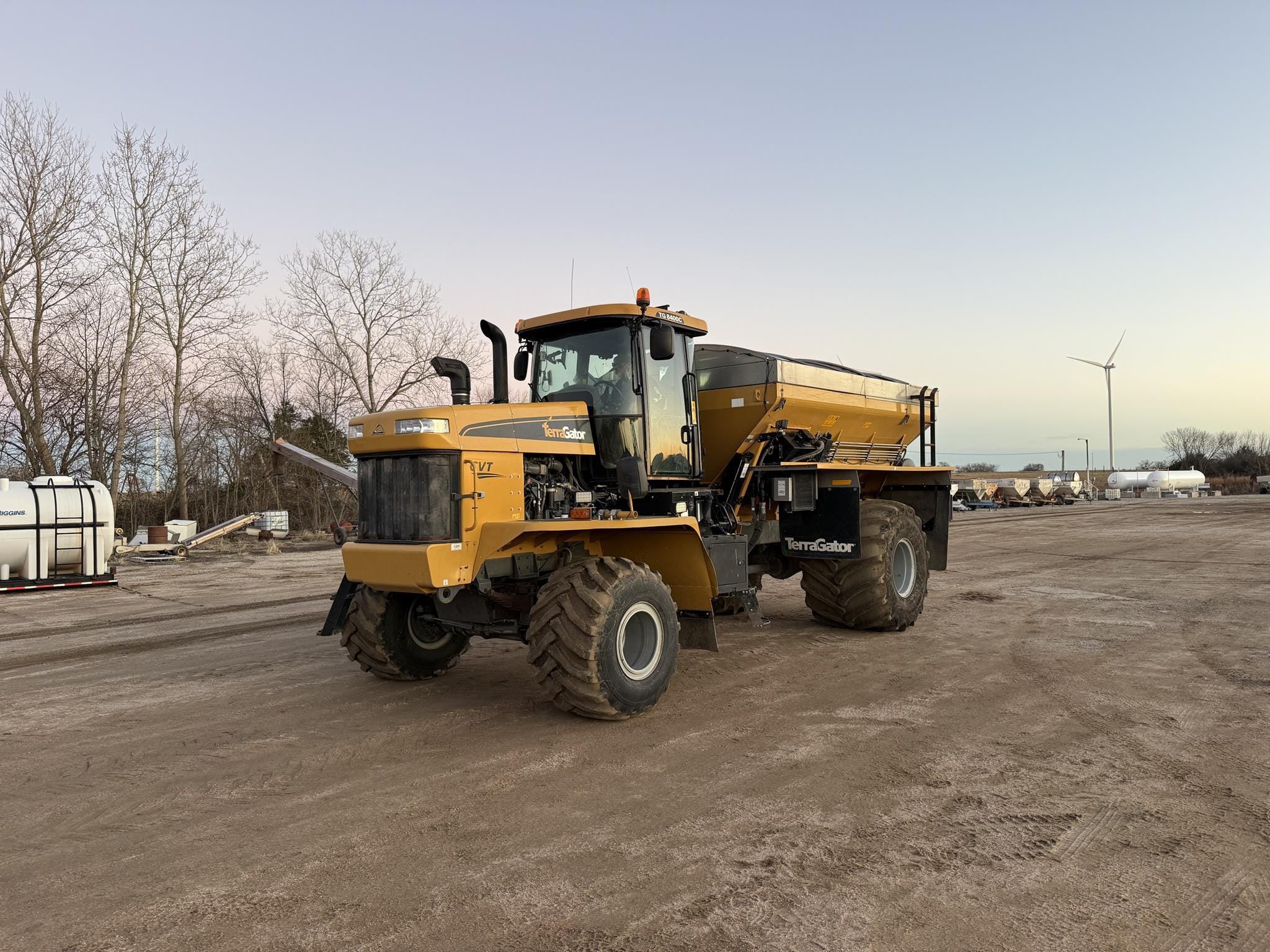 2021 Terra-Gator TG8400C Equipment Image0