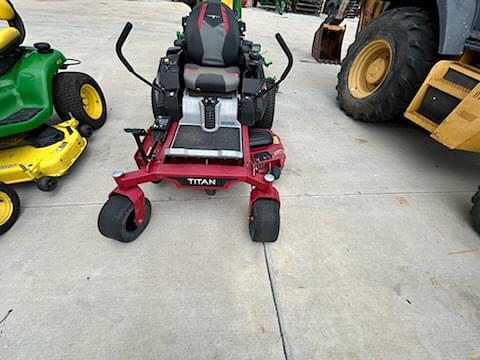 Image of Toro Titan equipment image 2