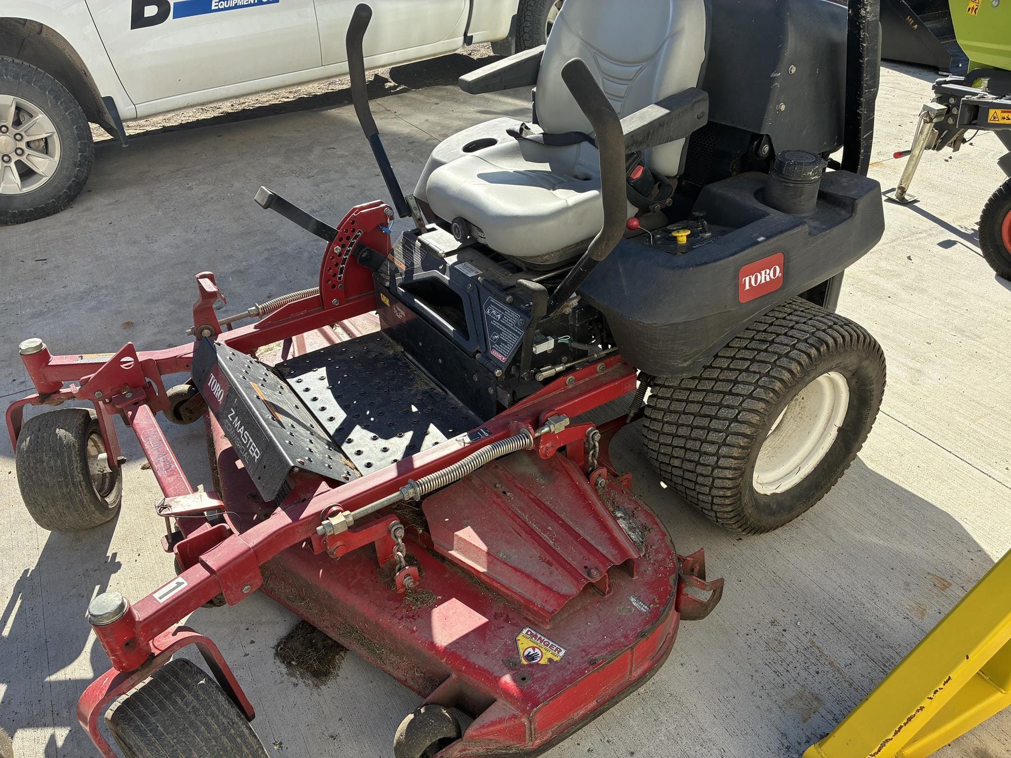 2021 Toro 2000 Equipment Image0