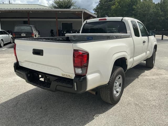 Image of Toyota Tacoma equipment image 4