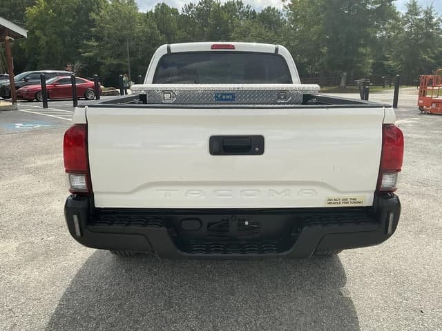 Image of Toyota Tacoma equipment image 3