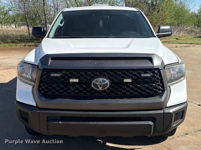 Image of Toyota Tundra equipment image 1