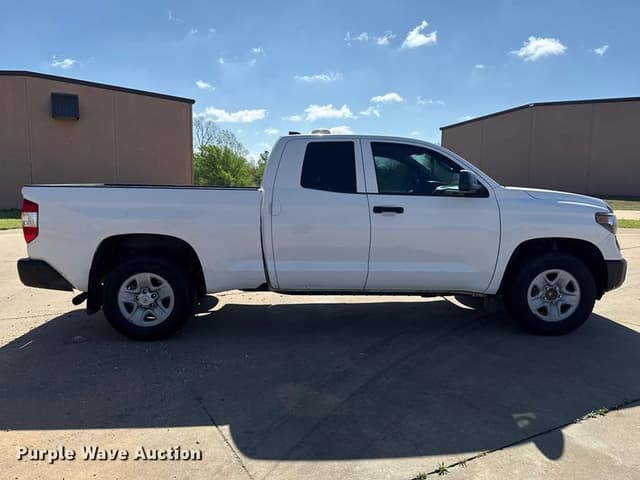 Image of Toyota Tundra equipment image 3