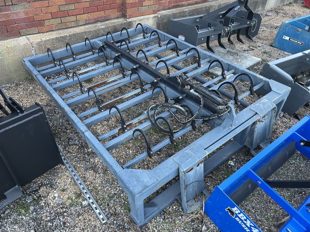 2021 Tri-L Big Bale Grabber Equipment Image0