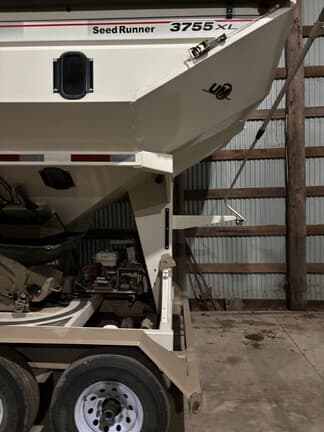 Image of Unverferth Seed Runner 3755XL equipment image 3