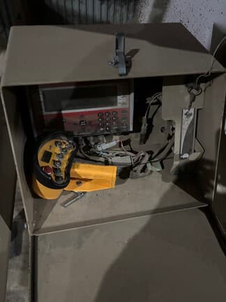 Image of Unverferth Seed Runner 3755XL equipment image 1