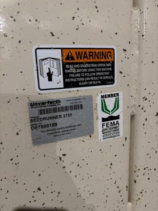 2021 Unverferth Seed Runner 3755XL Equipment Image0