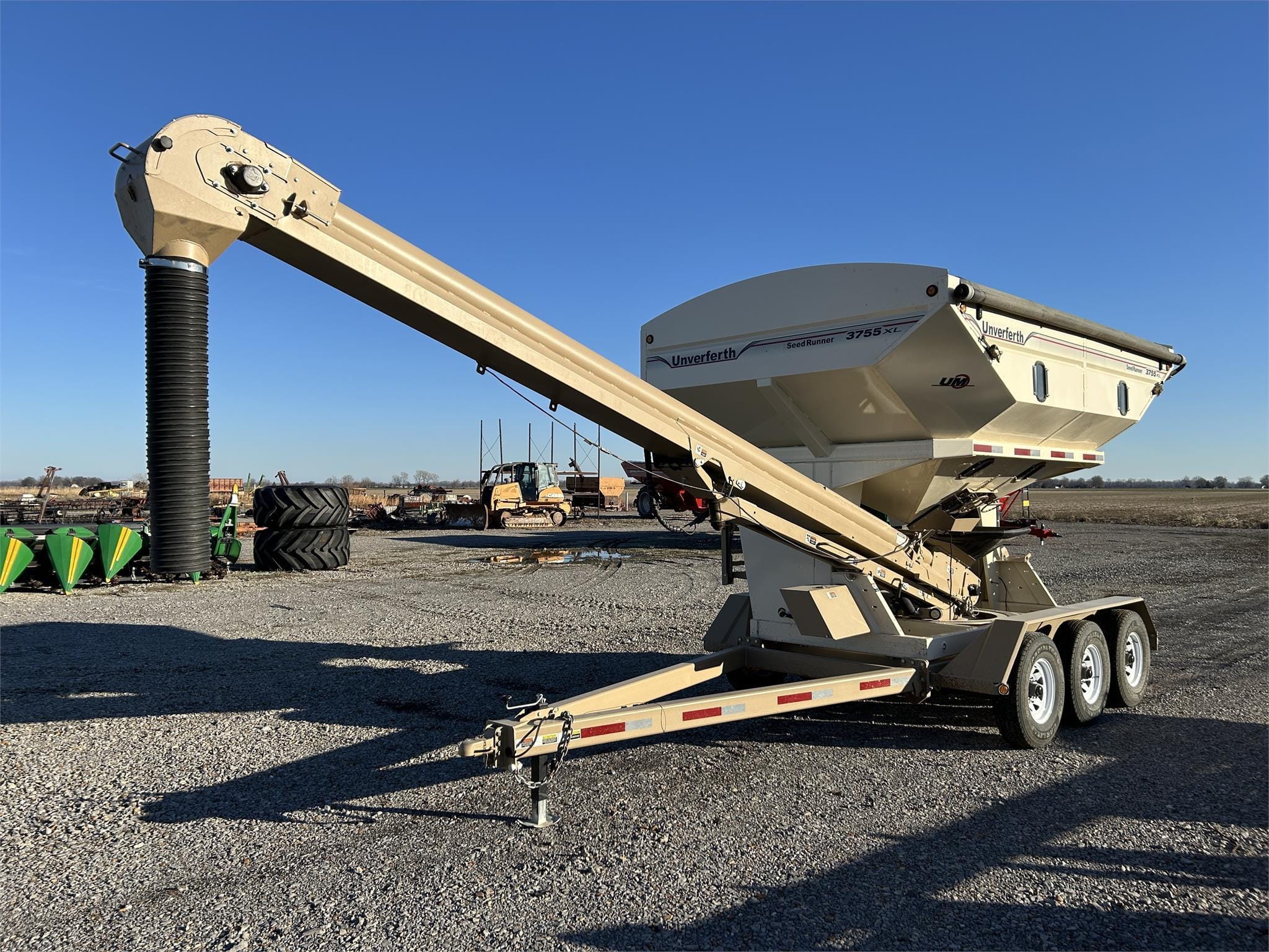 2021 Unverferth Seed Runner 3755XL Equipment Image0