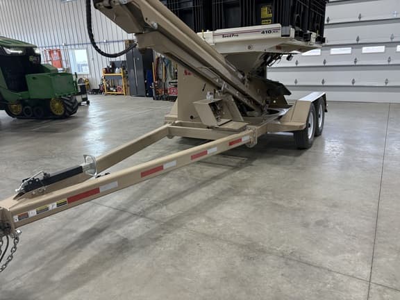 Image of Unverferth 410XL equipment image 4