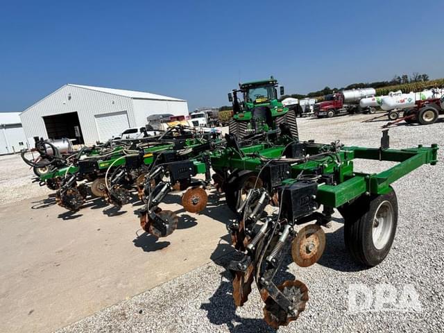 Image of Unverferth Renegade 3500 equipment image 3