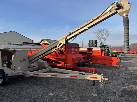 2021 Unverferth Seed Pro 210 Equipment Image0