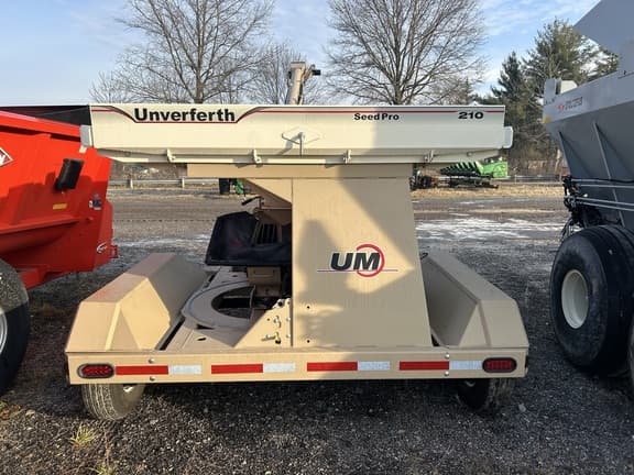 Image of Unverferth Seed Pro 210 equipment image 1