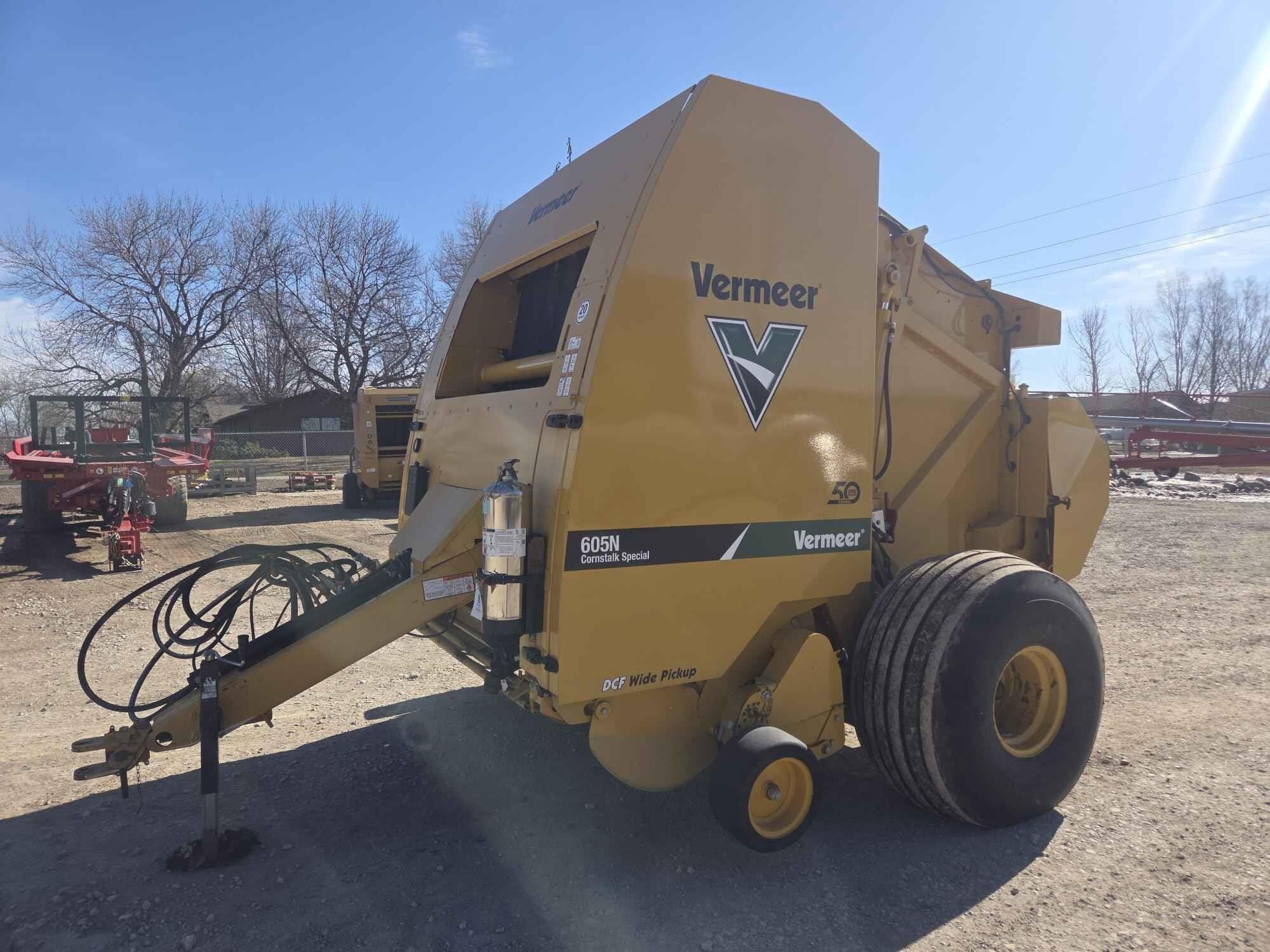 2021 Vermeer 605N Cornstalk Special Equipment Image0