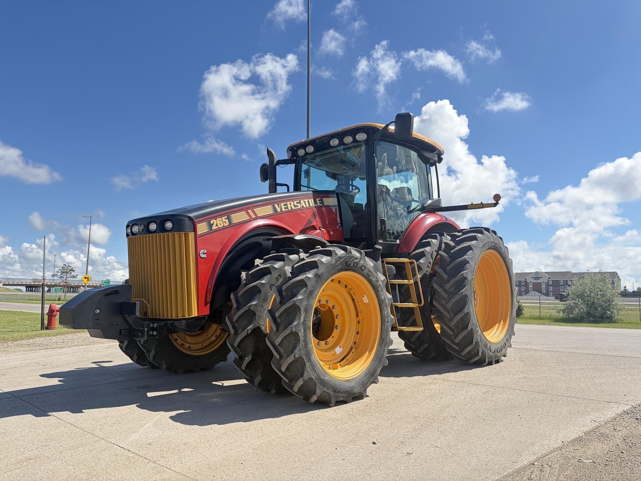 2021 Versatile 265 Equipment Image0