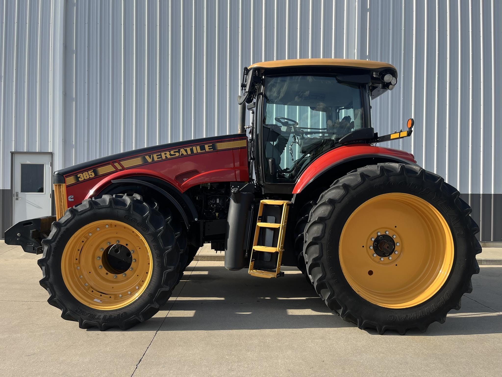2021 Versatile 365 Equipment Image0